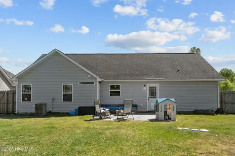 221 Breakwater Drive Sneads Ferry NC 28460