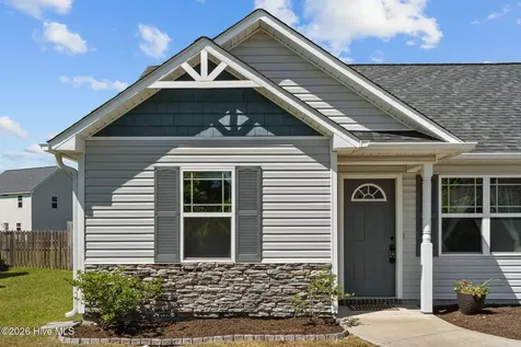 221 Breakwater Drive Sneads Ferry NC 28460