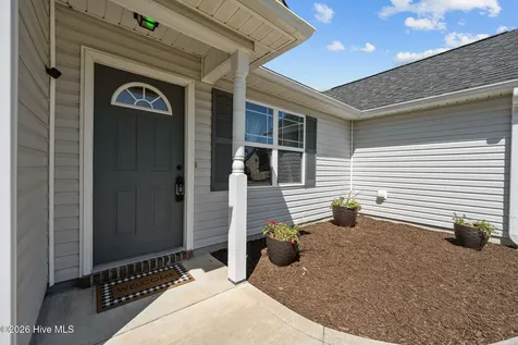 221 Breakwater Drive Sneads Ferry NC 28460