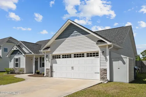 221 Breakwater Drive Sneads Ferry NC 28460