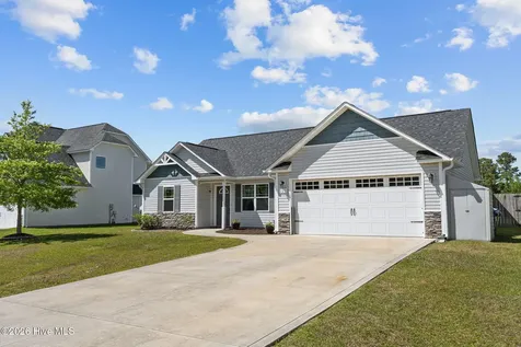 221 Breakwater Drive Sneads Ferry NC 28460