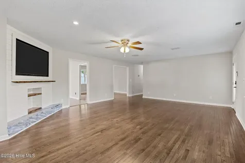 113 Stuart Avenue Lake Waccamaw NC 28450