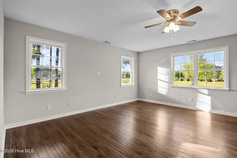 113 Stuart Avenue Lake Waccamaw NC 28450