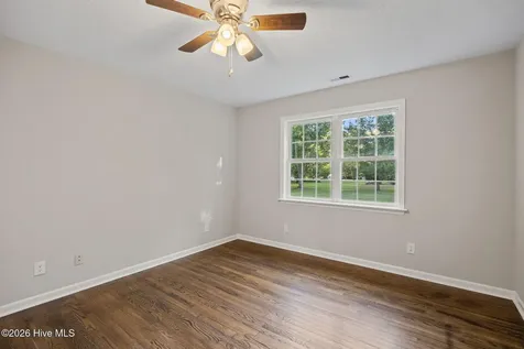 113 Stuart Avenue Lake Waccamaw NC 28450