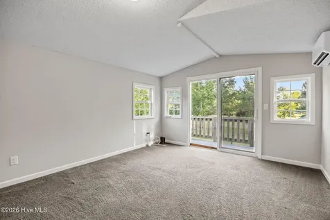 113 Stuart Avenue Lake Waccamaw NC 28450