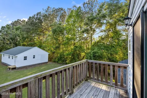 113 Stuart Avenue Lake Waccamaw NC 28450