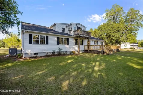 113 Stuart Avenue Lake Waccamaw NC 28450
