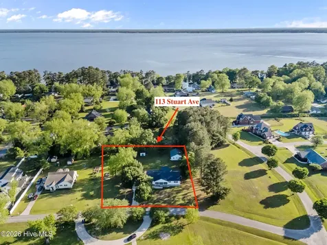 113 Stuart Avenue Lake Waccamaw NC 28450