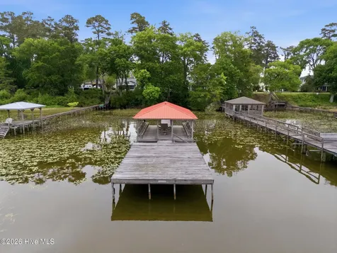 113 Stuart Avenue Lake Waccamaw NC 28450