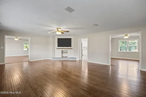 113 Stuart Avenue Lake Waccamaw NC 28450