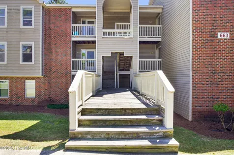 663 Bartons Landing Place Fayetteville NC 28314