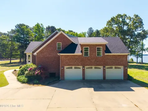 229 Grassy Point Drive Hertford NC 27944