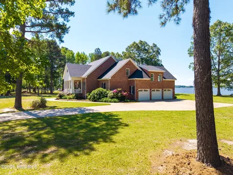 229 Grassy Point Drive Hertford NC 27944