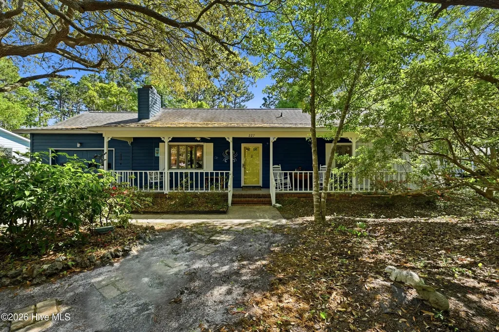 227 E 11th Street Southport NC 28461