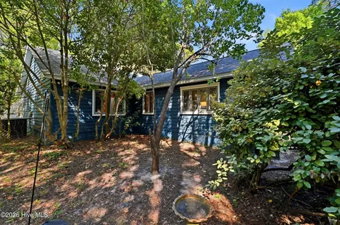 227 E 11th Street Southport NC 28461