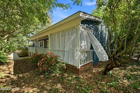 227 E 11th Street Southport NC 28461