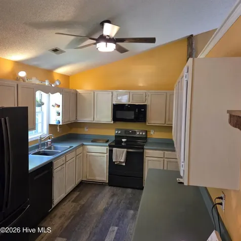 251 Zachary Lane Hubert NC 28539