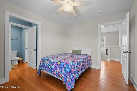 1315 Barnacle Lane Morehead City NC 28557