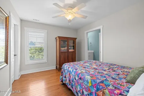 1315 Barnacle Lane Morehead City NC 28557