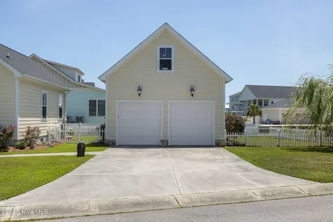 1315 Barnacle Lane Morehead City NC 28557