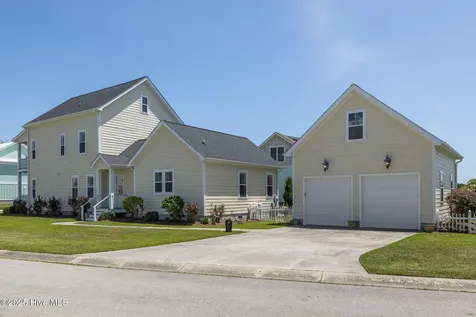 1315 Barnacle Lane Morehead City NC 28557
