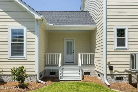 1315 Barnacle Lane Morehead City NC 28557