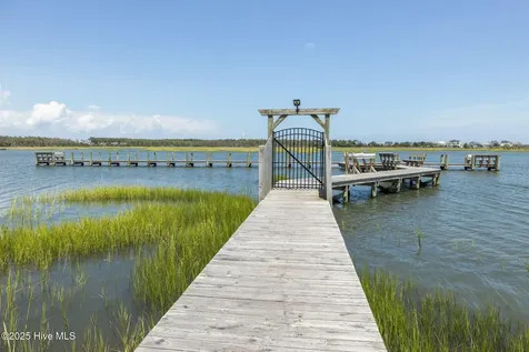 1315 Barnacle Lane Morehead City NC 28557