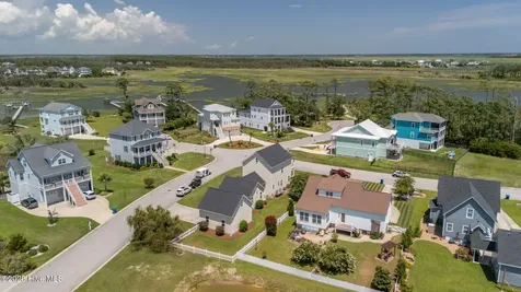 1315 Barnacle Lane Morehead City NC 28557