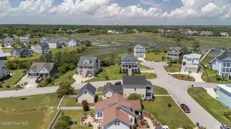 1315 Barnacle Lane Morehead City NC 28557