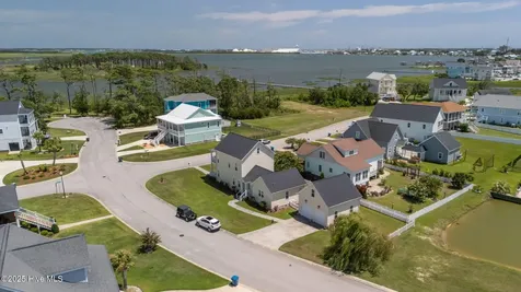 1315 Barnacle Lane Morehead City NC 28557