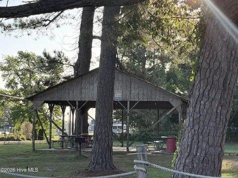 012-F Holiday Island Hertford NC 27944