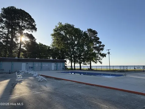 012-F Holiday Island Hertford NC 27944
