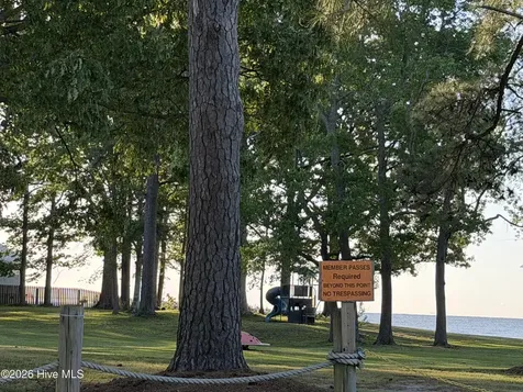 012-F Holiday Island Hertford NC 27944