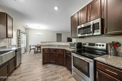 917 Cardinal Place Vass NC 28394