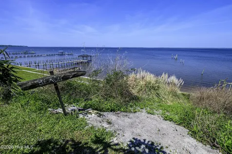 228 Drake Landing New Bern NC 28560