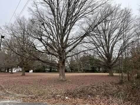 1 Corner Fairly & Lanoca Avenue Laurinburg NC 28352