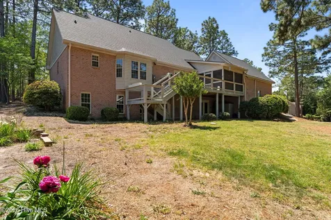17 La Quinta Loop Pinehurst NC 28374