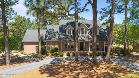 17 La Quinta Loop Pinehurst NC 28374