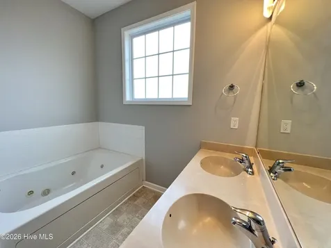 438 Riviera Drive Wilmington NC 28411
