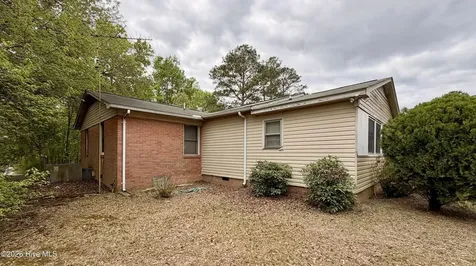 204 Easterling Street Ellerbe NC 28338