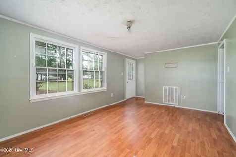 130 Holiday Lane Oriental NC 28571