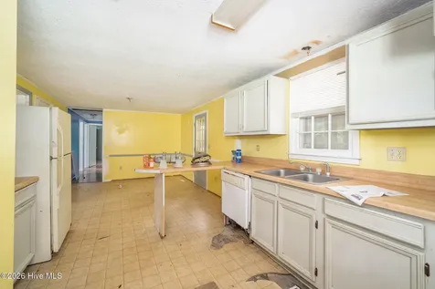 130 Holiday Lane Oriental NC 28571