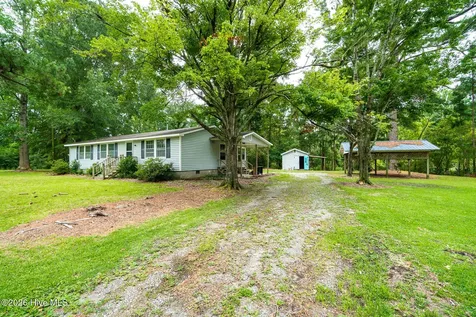 130 Holiday Lane Oriental NC 28571