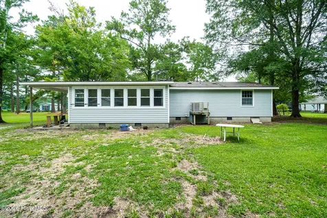 130 Holiday Lane Oriental NC 28571