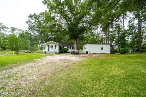 130 Holiday Lane Oriental NC 28571
