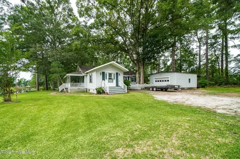 130 Holiday Lane Oriental NC 28571