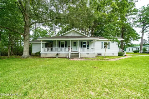 130 Holiday Lane Oriental NC 28571