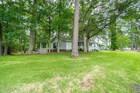 130 Holiday Lane Oriental NC 28571