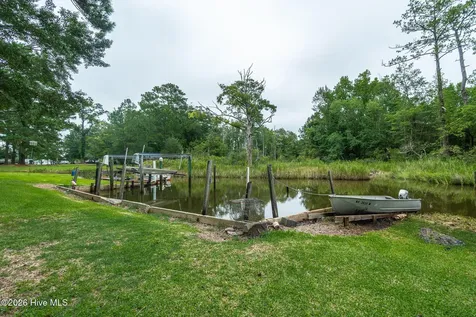 130 Holiday Lane Oriental NC 28571