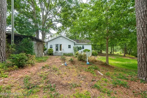 130 Holiday Lane Oriental NC 28571